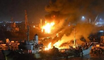 سعودی اتحاد کی یمن کی مکلا بندرگاہ میں امارات سے آنے والےسازوسامان پر بمباری