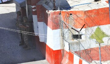 ارتش لبنان محموله سلاح را از فتح در عین الحلوه دریافت کرد