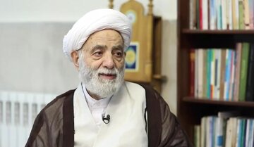  پیام ویدئویی استاد قرائتی به خادمان اعتکاف سراسر کشور؛ خادمان اعتکاف در ثواب عبادت معتکفان شریک‌اند + ویدیو