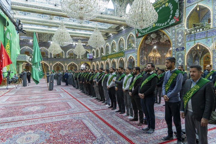 تقرير مصور/ خدم العتبة العباسية المقدسة يحتفلون بولادة الإمام الجواد (ع) في حرم أبي الفضل (ع)