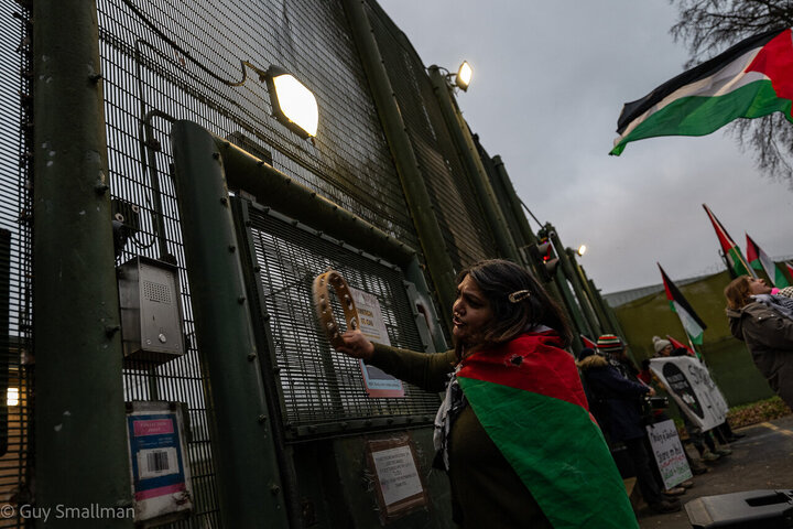 Informe fotográfico | Protesta ante la prisión de Wakefield en apoyo a la propalestina Heba Muraisi en el 56º día de huelga de hambre