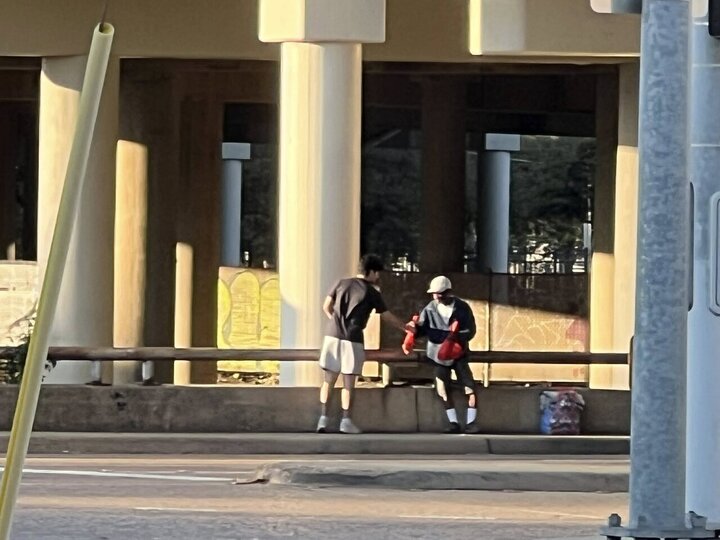 Informe fotográfico | Voluntarios de Who is Hussain(PB) en Dallas, Texas, distribuyen kits a 125 personas sin hogar en Texas