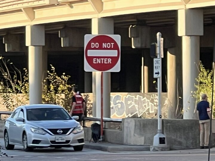 Informe fotográfico | Voluntarios de Who is Hussain(PB) en Dallas, Texas, distribuyen kits a 125 personas sin hogar en Texas