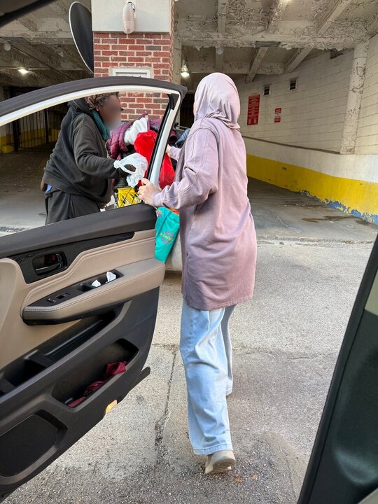 Informe fotográfico | Voluntarios de Who is Hussain(PB) en Dallas, Texas, distribuyen kits a 125 personas sin hogar en Texas