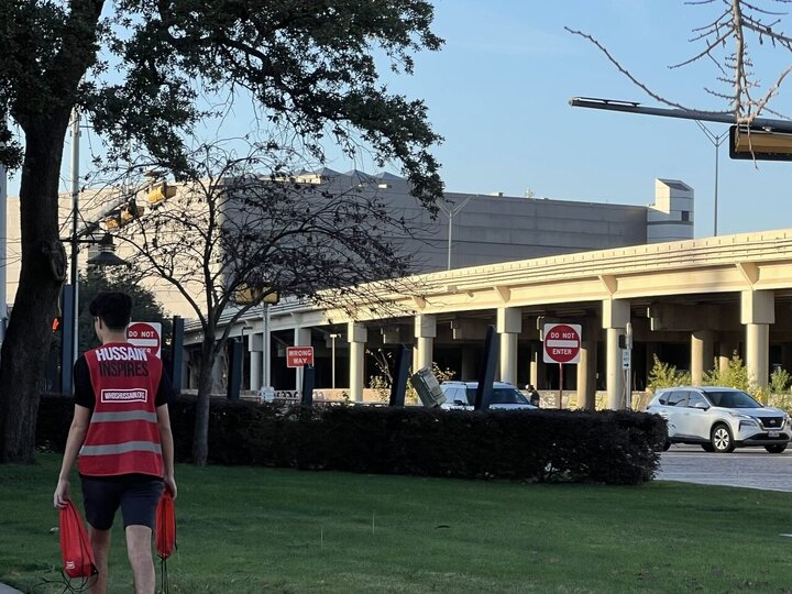 Informe fotográfico | Voluntarios de Who is Hussain(PB) en Dallas, Texas, distribuyen kits a 125 personas sin hogar en Texas