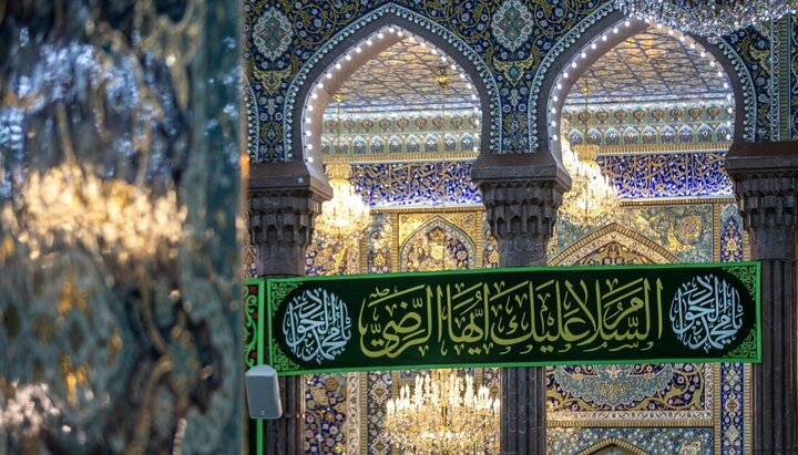 تقرير مصور/ تزيين العتبة الحسينية بلافتات الفرح بذكرى ولادة الإمام محمد الجواد (ع)