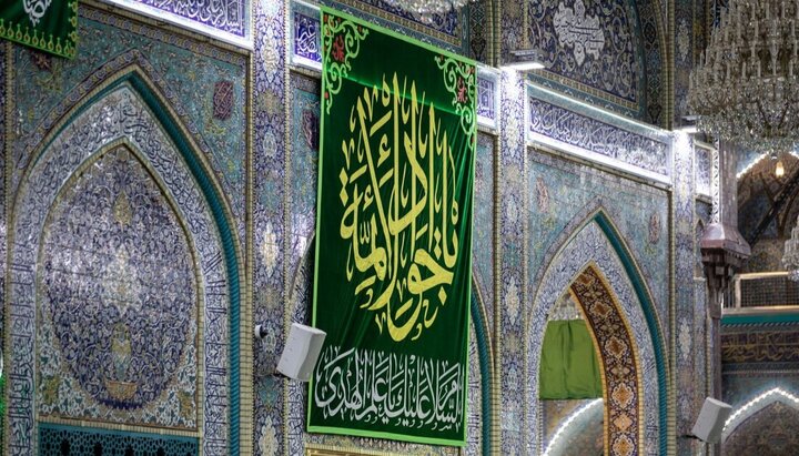 تقرير مصور/ تزيين العتبة الحسينية بلافتات الفرح بذكرى ولادة الإمام محمد الجواد (ع)