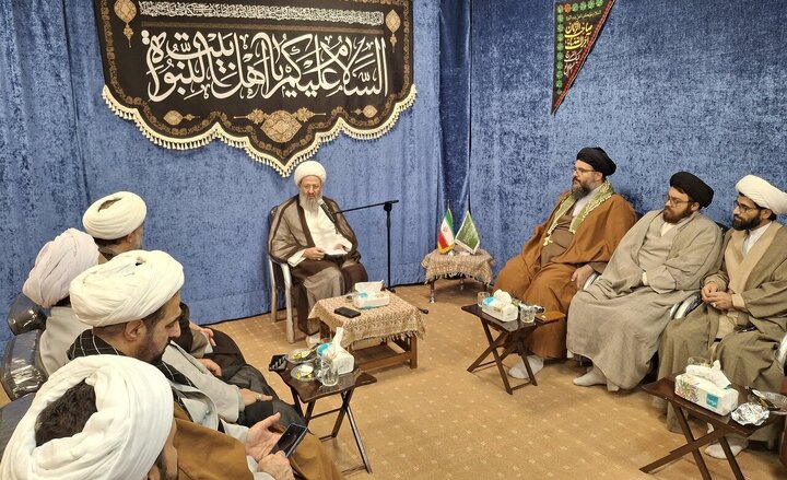 آیت‌الله فقیهی: انسجام ملی و پیوند امت با رهبر حکیم انقلاب، رمز بقای کشور است