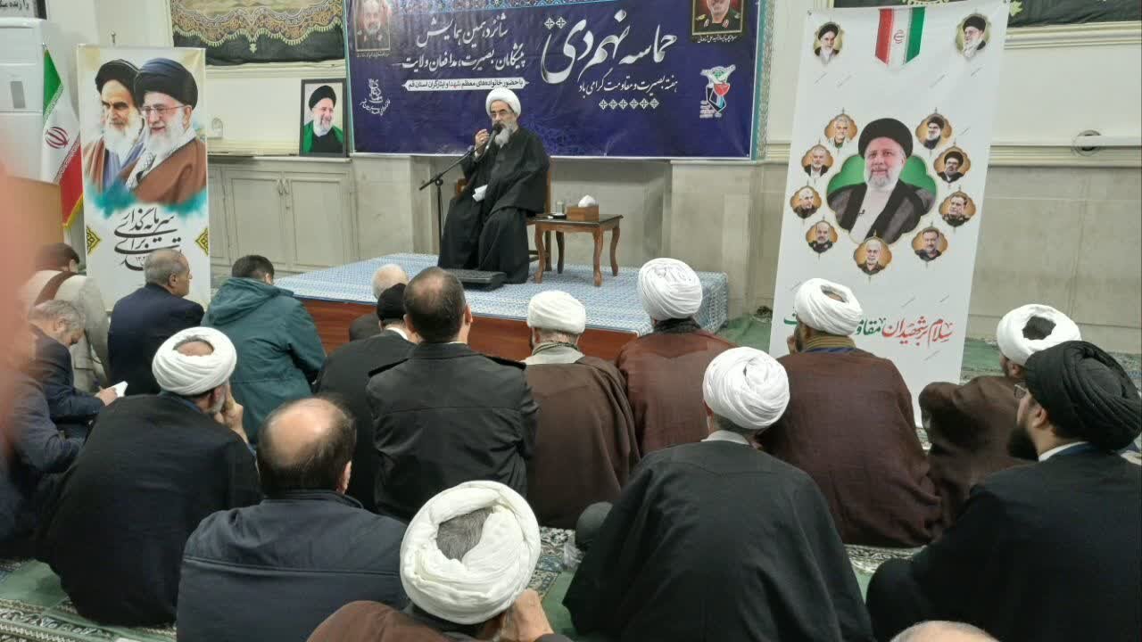 آیت‌الله فاضل لنکرانی: هر مسئولی که قدرت اداره کشور را ندارد، حرام است به کارش ادامه دهد