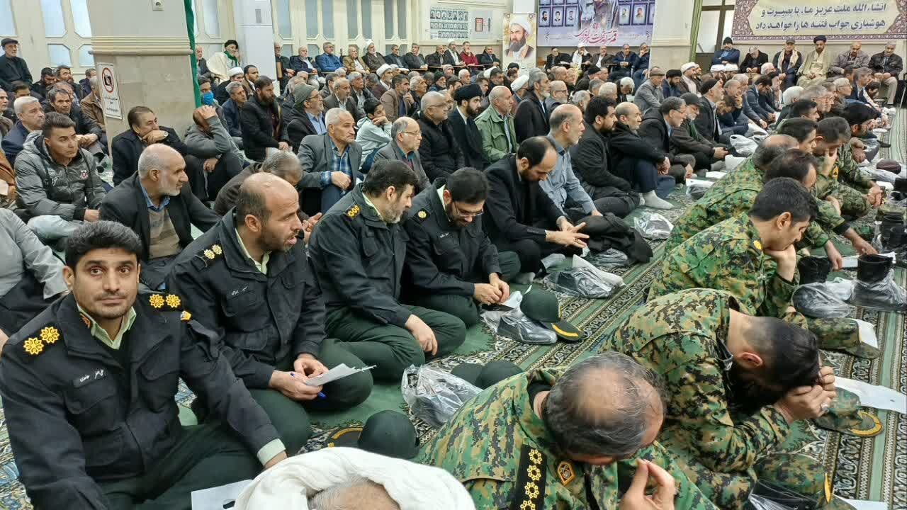 آیتالله فاضل لنکرانی: هر مسئولی که قدرت اداره کشور را ندارد، حرام است به کارش ادامه دهد