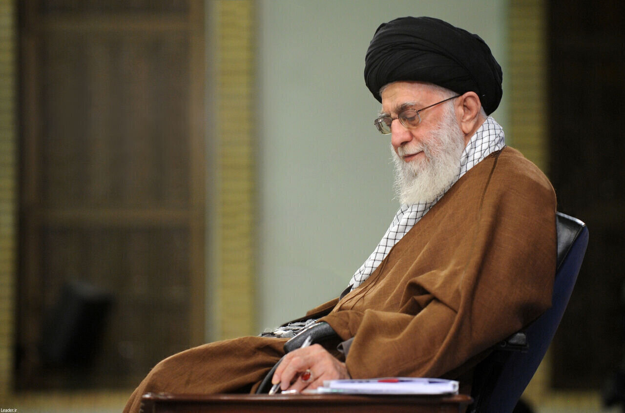 Imam Khamenei Menyampaikan Pesanan Takziah Berikutan Pemergian Ayatollah Shafiee