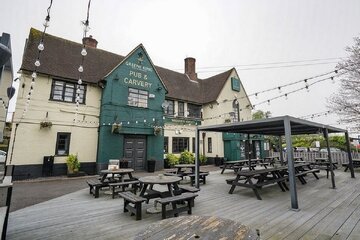 خرید میخانه قدیمی توسط مسلمانان در منچستر برای تبدیل به مرکز اجتماعی مردمی