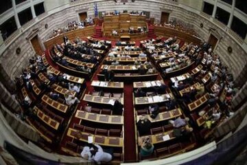 راهبرد پنهان‌کارانه دولت یونان برای ساخت اولین مسجد آتن در سال ۲۰۰۰: حذف واژۀ مسجد!
