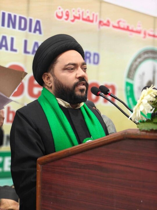 تقرير مصور/ مشاركة  2000 رجل الدين في المؤتمر الوطني لهيئة القانون الشخصي الشيعية في عموم الهند بمدينة لكناو