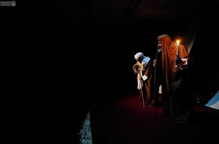 تقرير مصور/ برعاية العتبة العلوية..مسرحيةً فكريةً هادفةً بعنوان (مملكة النور) تزامنًا مع ذكرى ولادة أمير المؤمنين(ع)