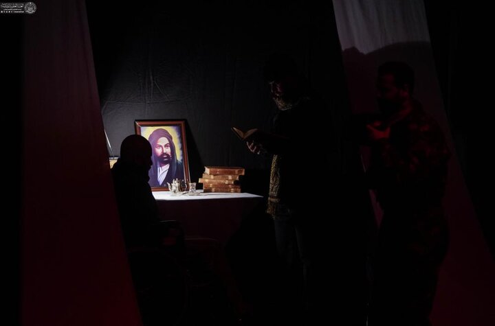 تقرير مصور/ برعاية العتبة العلوية..مسرحيةً فكريةً هادفةً بعنوان (مملكة النور) تزامنًا مع ذكرى ولادة أمير المؤمنين(ع)