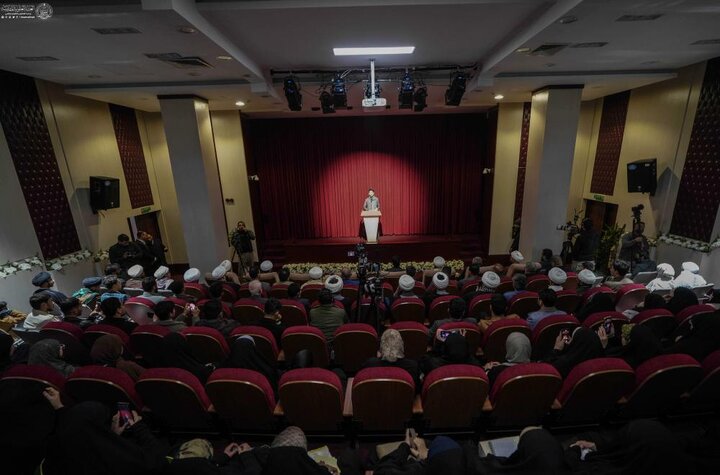 تقرير مصور/ برعاية العتبة العلوية..مسرحيةً فكريةً هادفةً بعنوان (مملكة النور) تزامنًا مع ذكرى ولادة أمير المؤمنين(ع)