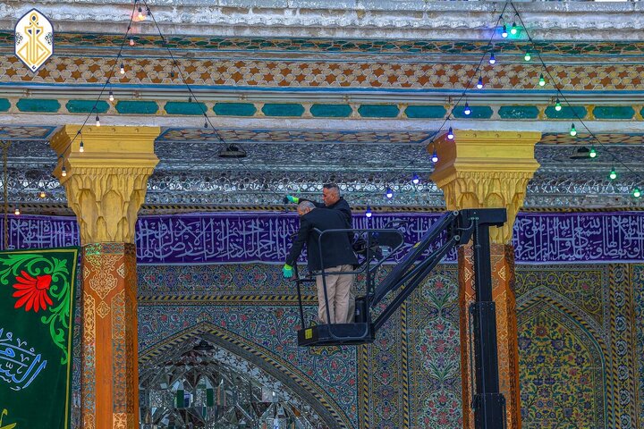 تقرير مصور/ تزين مرقد الإمامين الكاظمين احتفاءً بالمناسبتين المباركتين ولادة الإمام الجواد (ع) والإمام علي(ع)