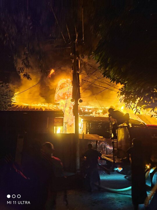 ပျဉ်းမနား တွင် မီးလောင်မှုဖြစ်ပွား  / အိမ်အလုံးရေ ၅၄ လုံး မီးထဲပါသွား ။ ။ Photos