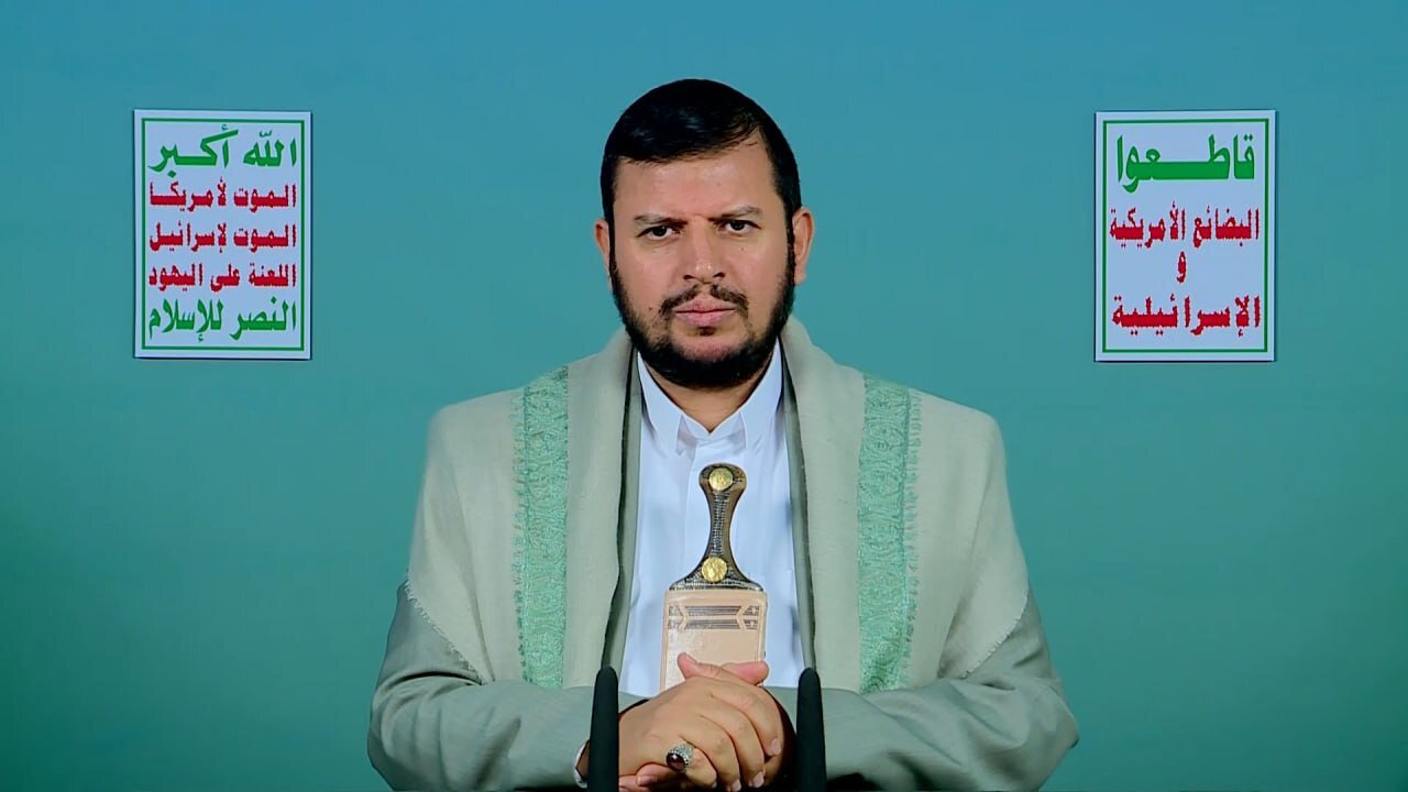 السيد الحوثي يجدد التأكيد على إسناد المجاهدين بغزة تجاه أي جولة أخرى من التصعد والإبادة والتجويع