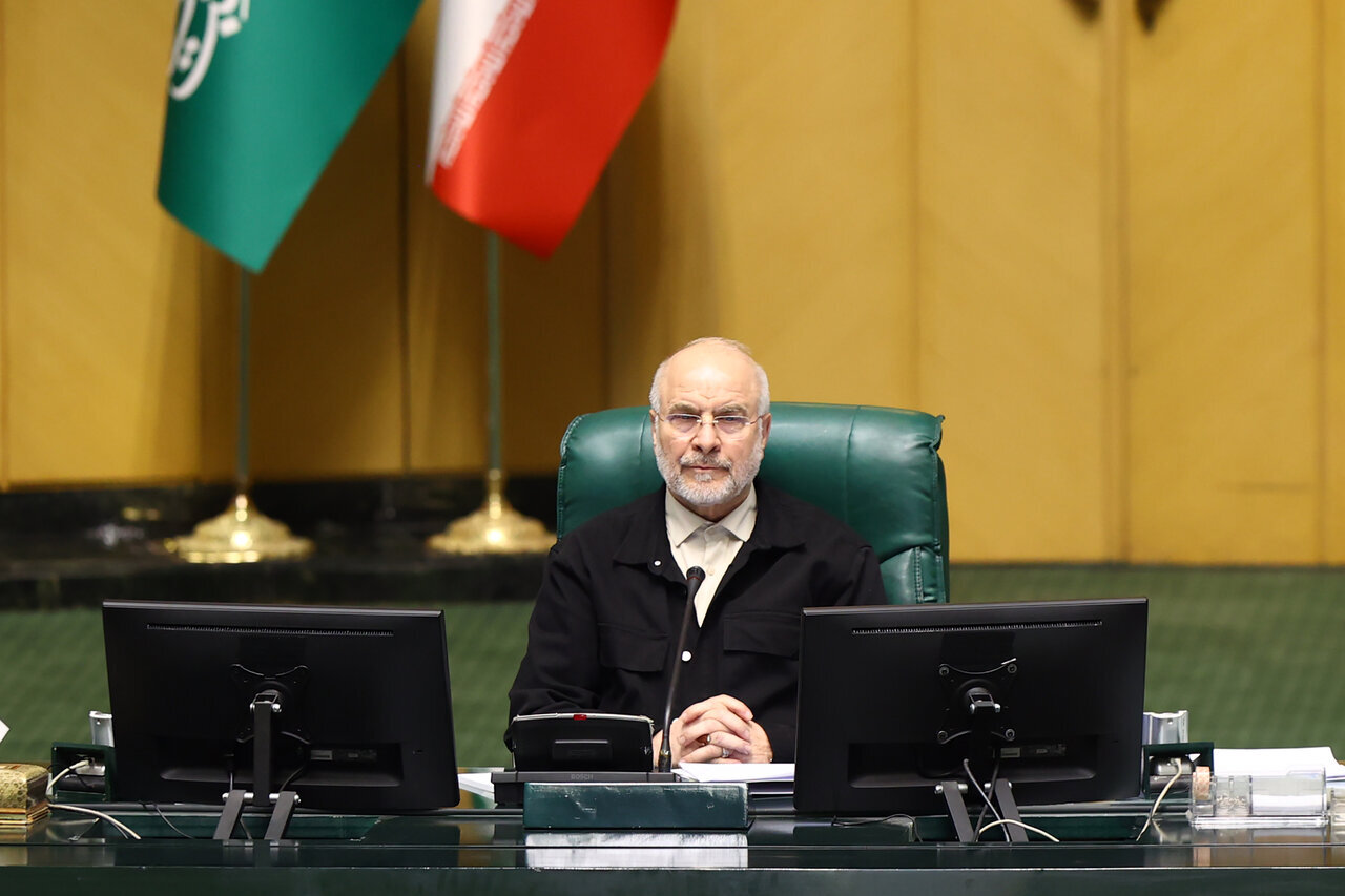   پیروی از منش حاج قاسم یعنی اولویت قرار دادن ایران به جای حزب و جناح، یعنی پیگیری برای حل مشکلات مردم