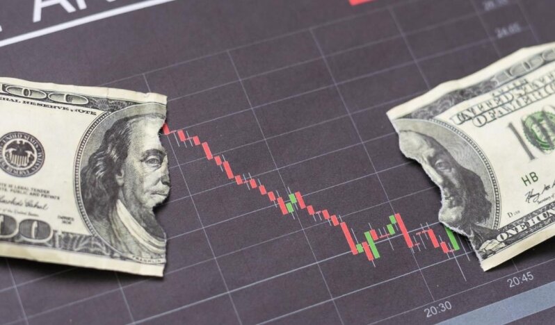 Doların Küresel İtibarı Sarsılıyor: ABD Para Birimi Yıllık En Sert Düşüşe Gidiyor