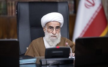 Ayatullah Jannati: Menyelesaikan persoalan penghidupan rakyat adalah tugas para pejabat