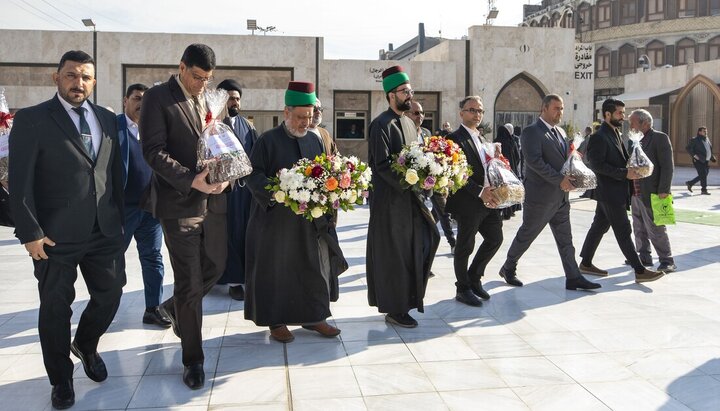 تقرير مصور/ وفد من العتبة الحسينية يهنأ العتبة الكاظمية بمناسبة ولادة الإمام الجواد (ع)