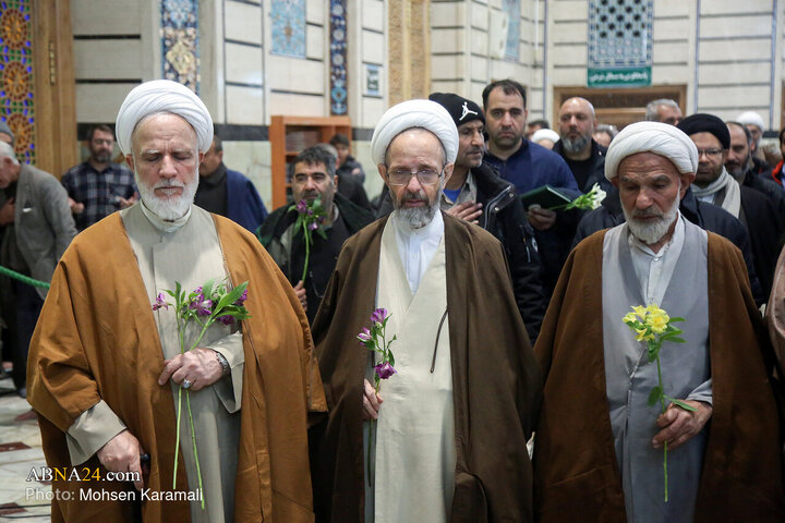 Informe fotográfico | Ceremonia de lectura de El sermon por los servidores del santuario de la Excelencia Fátima Masuma (PB) en conmemoración del ayatolá Mohammad-Taqi Mesbah-Yazdi