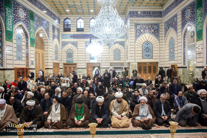 Informe fotográfico | Ceremonia de lectura de El sermon por los servidores del santuario de la Excelencia Fátima Masuma (PB) en conmemoración del ayatolá Mohammad-Taqi Mesbah-Yazdi