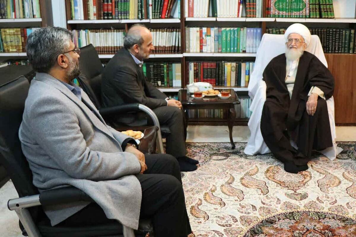 آیت‌الله نوری همدانی: سختی معیشت کمر مردم را خم کرده است/ دولت با انتصابات دقیق، مشکلات اقتصادی را حل کند