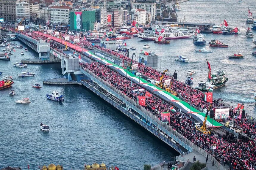 Galata'da 520 Bin Kişilik Filistin Feryadı: "Susmayacağız, Direnişi Büyüteceğiz!"