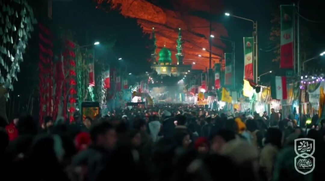 Video | Sa Kasalukuyan: Dumadaloy ang Napakalaking Dami ng Tao Patungo sa Libingan ni Martir Heneral Hajj Qasem Soleimani