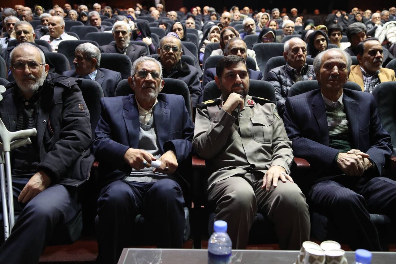 بیستوچهارمین ویژهبرنامه «شب خاطره» در موزه ملی انقلاب اسلامی و دفاع مقدس برگزار شد + عکس