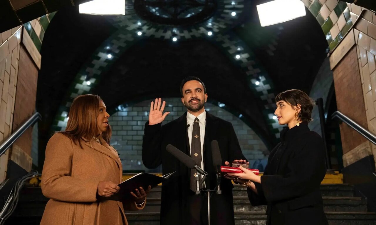 زہران ممدانی کا قرآن پر ہاتھ رکھ کر نیویارک کے میئر کا حلف