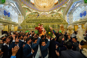 ادای احترام خادمان حرم علوی به مناسبت میلاد مولود کعبه