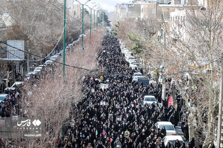 ဆူပူမှုများကို ဖန်တီးနေသည့် မော့ဆက်အေးဂျင့်များ ၏ ကုရ်အာန်ကျမ်းမြတ် ကို မီးရှို့ စော်ကား မှုအား ဟာမာဒန် မြို့ သူ မြို့သားများ က ပြင်းထန်စွာ ရှုတ်ချ ဆန္ဒပြ   ။ ။ Photos