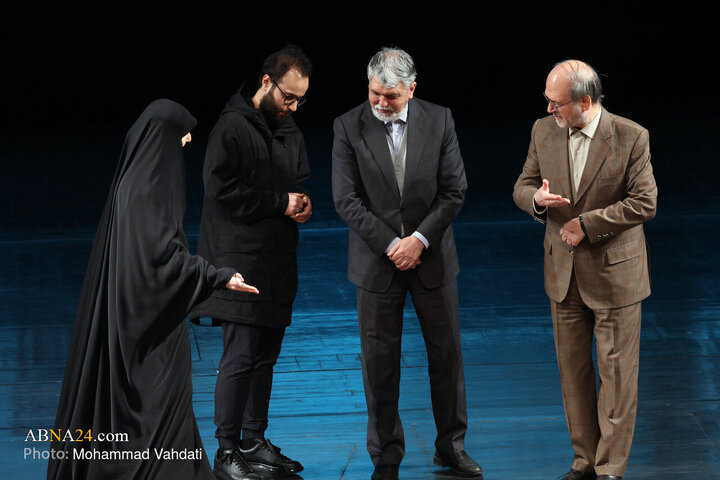 سیدعباس صالحی وزیر فرهنگ و ارشاد اسلامی در آیین اجرای ارکستر سمفونی ایرانمرد به منظور گرامی داشت یاد و خاطره سردار سرافراز اسلام شهید سپهبد حاج قاسم سلیمانی