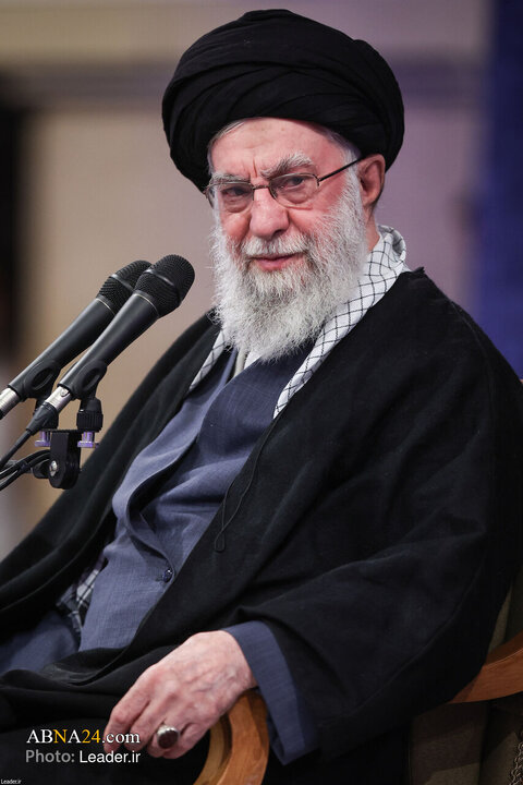 دیدار خانواده شهدای اقتدار با رهبر انقلاب در روز میلاد امیرالمومنین(ع)