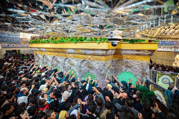 El primer día de 2026, multitudes de creyentes visitan el Santuario Sagrado del Imam Husein (la paz sea con él)