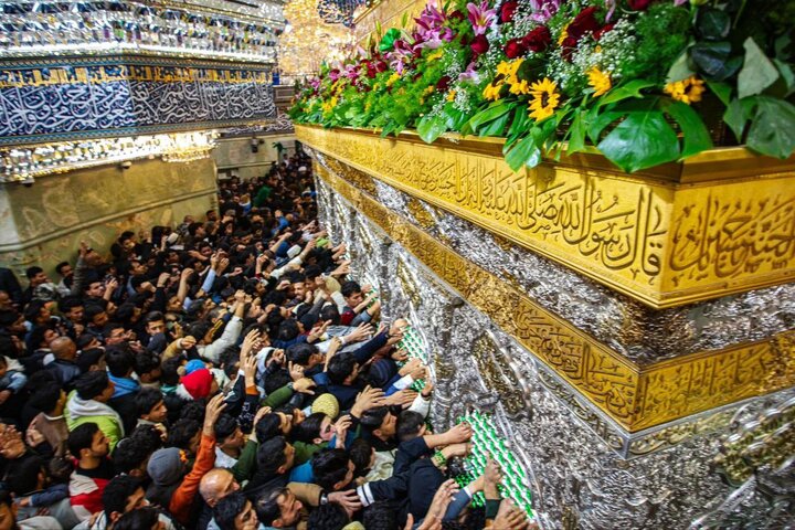 El primer día de 2026, multitudes de creyentes visitan el Santuario Sagrado del Imam Husein (la paz sea con él)