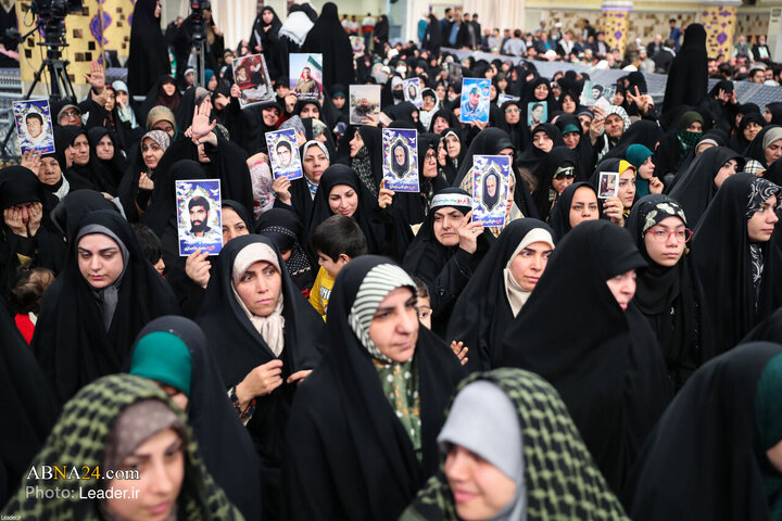 دیدار خانواده شهدای اقتدار با رهبر انقلاب در روز میلاد امیرالمومنین(ع)