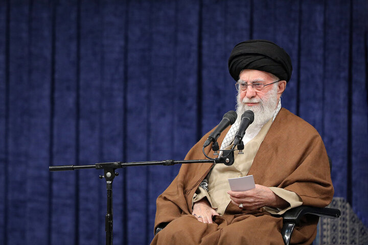 Imam Khamenei: 'Musuh' Adalah Dalang di Sebalik Turun Naik Mata Wang Rial dan Masalah Ekonomi Iran