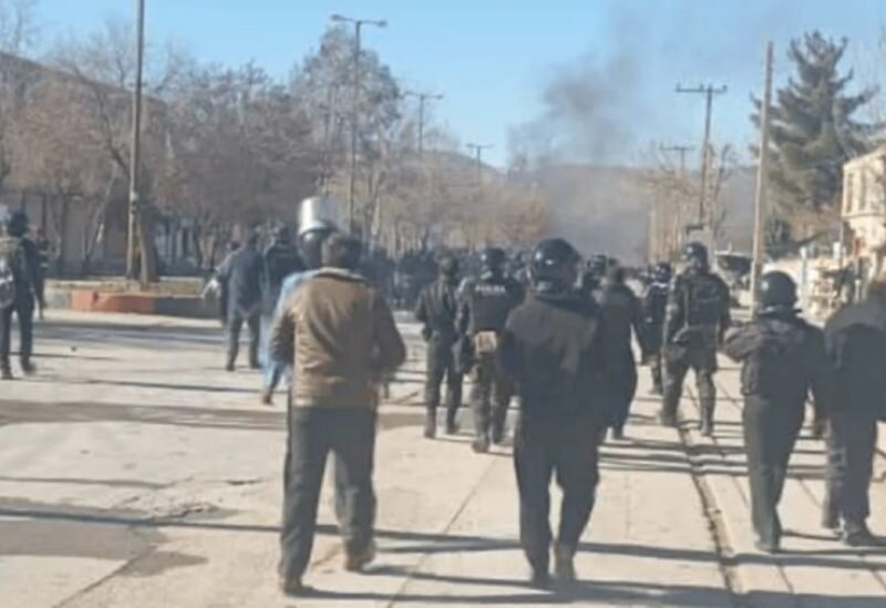 جماعات مسلحة وأخرى غوغائية تستهدف المظاهرات السلمية بإيران لتحويلها الى فوضى وعنف