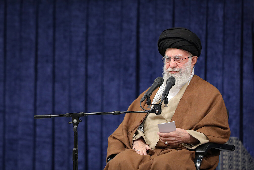 Imam Khamenei: 'Musuh' Adalah Dalang di Sebalik Turun Naik Mata Wang Rial dan Masalah Ekonomi Iran