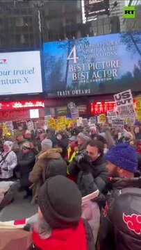 Video | Libu-libong Katao ang Nagprotesta sa Times Square ng Lungsod ng New York laban sa Interbensiyong Militar ng Estados Unidos sa Venezuela