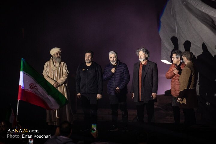 رونمایی از نماد «فاتح خیبر» در میدان امام خمینی (ره) تهران