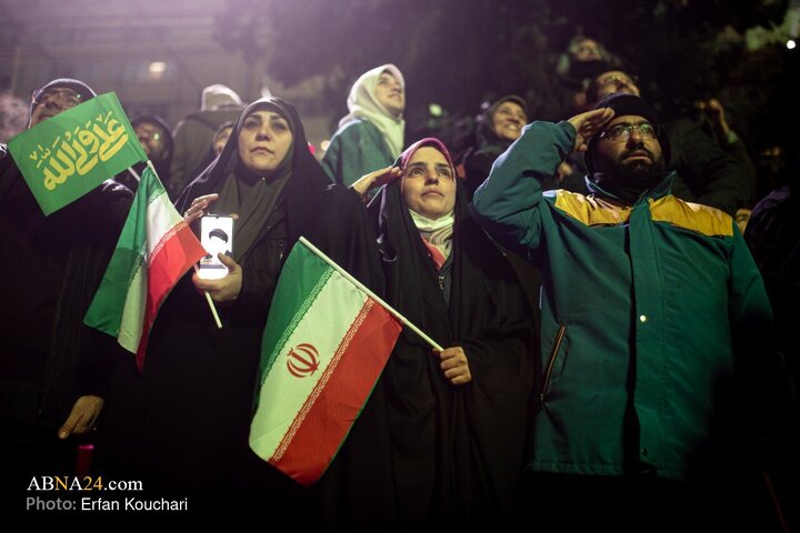 رونمایی از نماد «فاتح خیبر» در میدان امام خمینی (ره) تهران