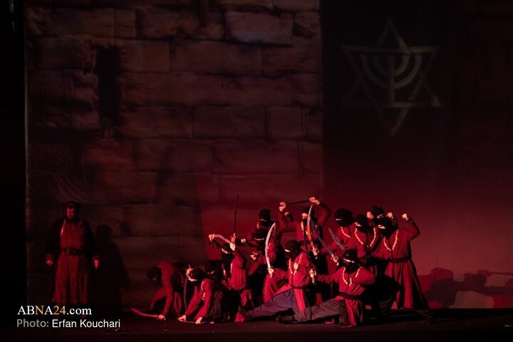 رونمایی از نماد «فاتح خیبر» در میدان امام خمینی (ره) تهران