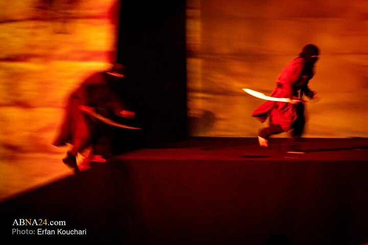 رونمایی از نماد «فاتح خیبر» در میدان امام خمینی (ره) تهران